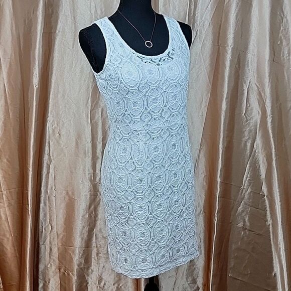 Banana Republic White Flower Lace Sheath Dress - Picture 10 of 16